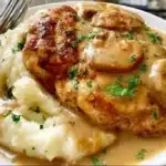 Creamy Garlic Chicken Recipe With Gravy And Mashed 2026 10 14 163651 1024x683 1
